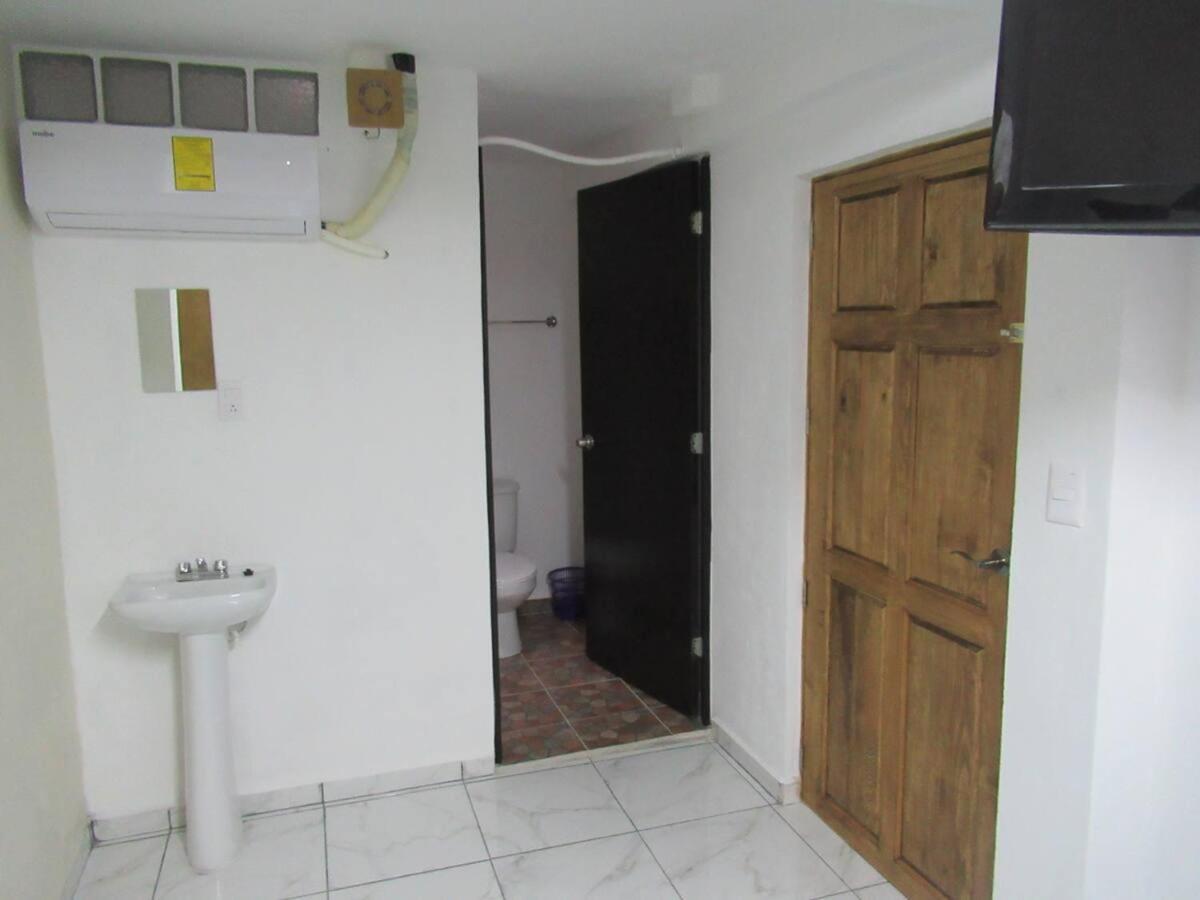 Cocos Apartment Cancun Bagian luar foto
